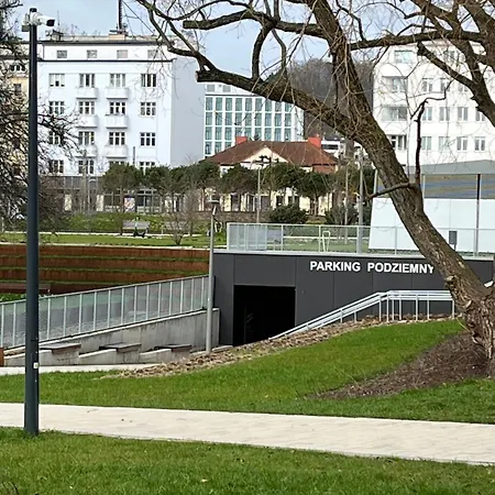 Jasne Mieszkanie Z Balkonem W Centrum 아파트 그디니아