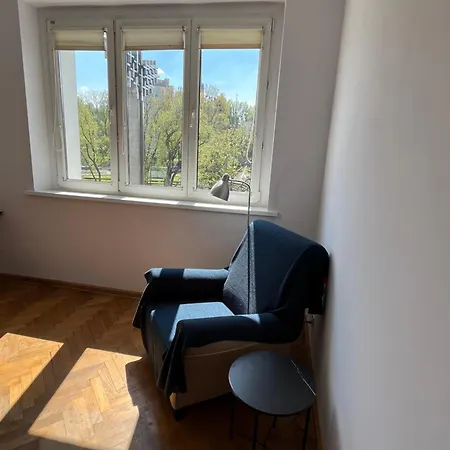 아파트 Jasne Mieszkanie Z Balkonem W Centrum 그디니아